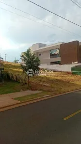 Lote/Terreno à venda, 304m² no Granja Marileusa, Uberlândia