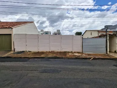 Lote/Terreno à venda, 360m² no Santa Mônica, Uberlândia