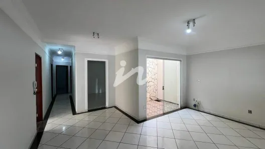 Casa com 3 Quartos à venda, 200m² no Cidade Jardim, Uberlândia