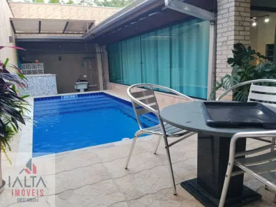 Casa com 3 Quartos para alugar, 250m² no Massaguaçu, Caraguatatuba