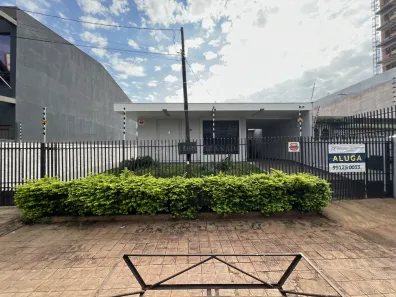 Casa com 8 Quartos para alugar, 226m² no Zona 03, Maringá