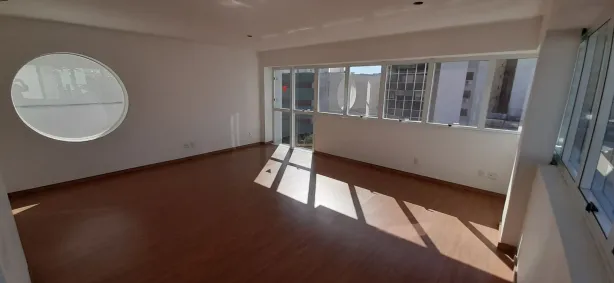Sala Comercial à venda, 44m² no Menino Deus, Porto Alegre