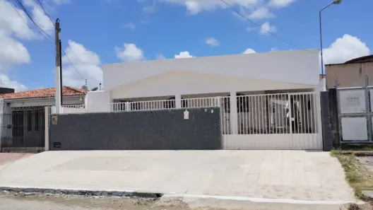 Casa com 8 Quartos para venda ou aluguel, 198m² no Cohabinal, Parnamirim