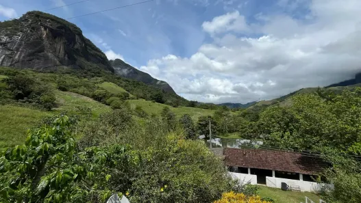 Fazenda/Sítio com 6 Quartos à venda, 255m² no Glicério, Macaé