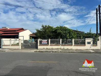 Casa com 3 Quartos à venda, 138m² no Aventureiro, Joinville