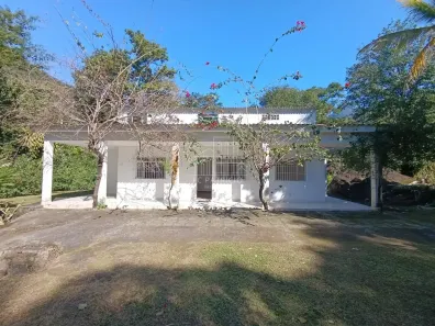 Fazenda/Sítio com 4 Quartos para venda ou aluguel, 250m² no Limoeiro, Guapimirim