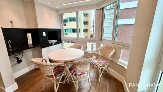 Apartamento com 3 Quartos para alugar, 135m² no Centro, Balneário Camboriú