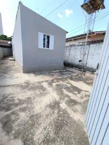 Casa com 2 Quartos para alugar, 70m² no Jardim América, Goiânia