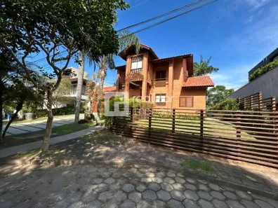 Casa de Condomínio com 4 Quartos para alugar, 230m² no Rio Tavares, Florianópolis