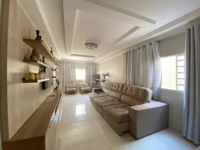 Casa com 3 Quartos à venda, 180m² no Granada, Uberlândia