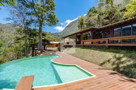 Casa com 5 Quartos à venda, 359m² no Araras, Petrópolis