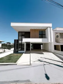Casa com 4 Quartos à venda, 280m² no Lagoa, Macaé