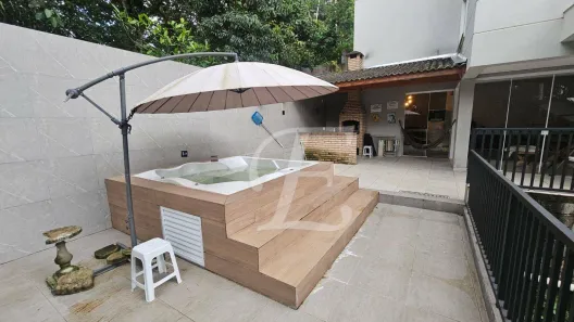 Sobrado com 3 Quartos para alugar, 400m² no Caraguatá, Mairiporã