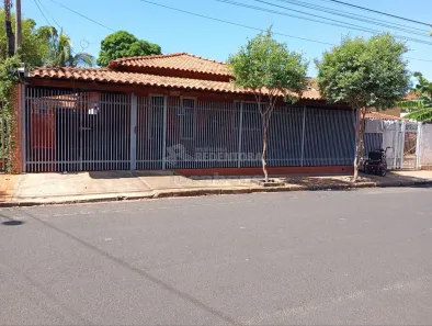 Casa com 3 Quartos à venda, 182m² no Centro, Guaraci