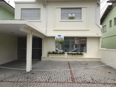 Sobrado com 3 Quartos para alugar, 251m² no Campo Belo, São Paulo