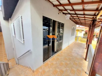Casa com 3 Quartos à venda, 350m² no Cachoeirinha, Belo Horizonte