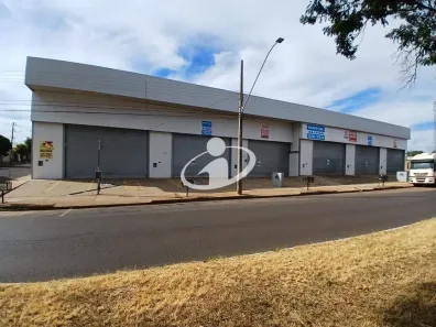 Galpão/Depósito/Armazém para alugar, 10m² no Segismundo Pereira, Uberlândia