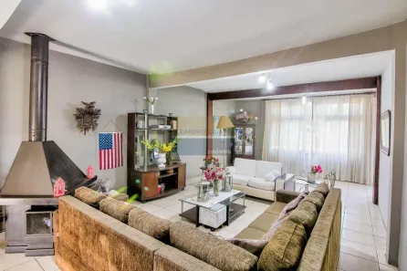 Casa com 3 Quartos à venda, 352m² no Chácara das Pedras, Porto Alegre