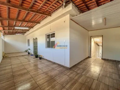 Casa com 2 Quartos à venda, 110m² no Davanuze, Divinópolis