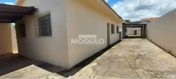 Casa com 3 Quartos para alugar, 91m² no Santa Mônica, Uberlândia