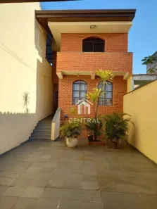 Sobrado com 4 Quartos à venda, 490m² no Vila Hortência, Sorocaba