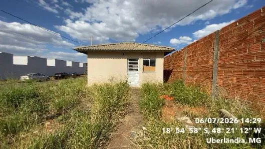 Casa com 2 Quartos à venda, 213m² no Loteamento Luizote de Freitas IV, Uberlândia