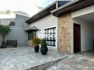 Casa com 3 Quartos à venda, 240m² no Alpes, Londrina