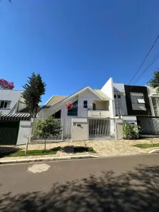 Sobrado com 3 Quartos à venda, 212m² no Zona 06, Maringá