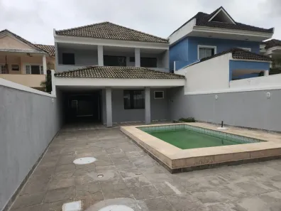 Casa de Condomínio com 4 Quartos para alugar, 340m² no Vargem Pequena, Rio de Janeiro