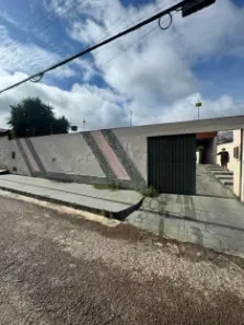 Casa com 3 Quartos para alugar, 300m² no Jundiaí, Anápolis