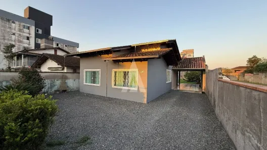 Casa com 3 Quartos à venda, 163m² no Costa e Silva, Joinville