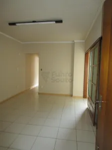 Apartamento com 2 Quartos para alugar, 45m² no Centro, Pelotas