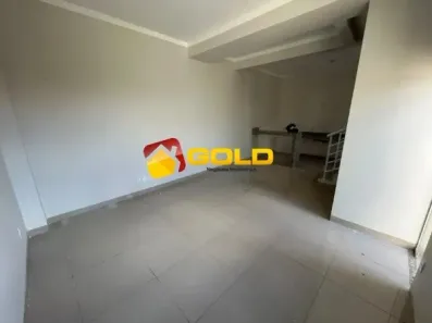 Casa com 2 Quartos para alugar, 80m² no Jardim Holanda, Uberlândia