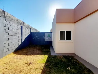 Casa com 3 Quartos para alugar, 100m² no Chácaras Colorado, Anápolis