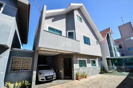 Sobrado com 3 Quartos à venda, 144m² no Novo Mundo, Curitiba