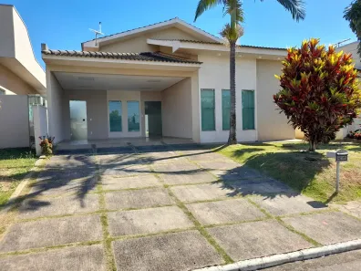 Casa de Condomínio com 4 Quartos à venda, 210m² no Jardins Madri, Goiânia