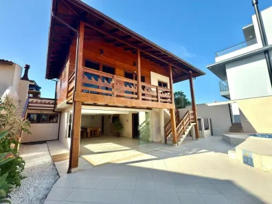 Casa com 3 Quartos à venda, 264m² no Campeche, Florianópolis