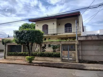 Casa com 3 Quartos à venda, 241m² no Chácara Girassol, Americana