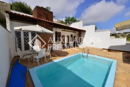 Casa com 4 Quartos à venda, 223m² no Chácara das Pedras, Porto Alegre