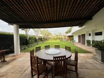 Casa com 6 Quartos à venda, 700m² no Candelária, Natal