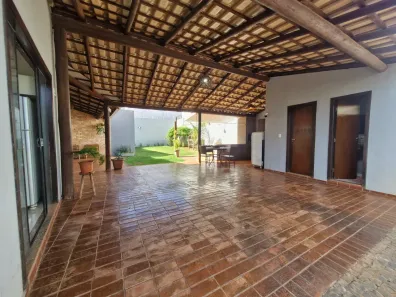 Casa com 3 Quartos à venda, 200m² no Alto Umuarama, Uberlândia