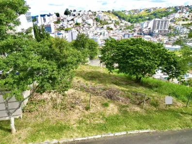 Lote/Terreno à venda, 390m² no São Pedro, Juiz de Fora