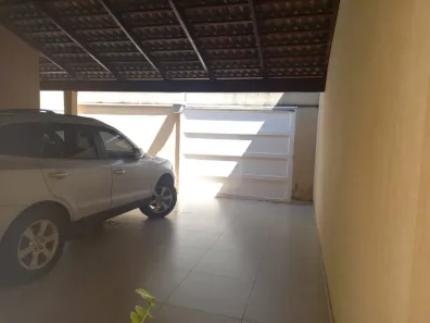 Casa com 4 Quartos à venda, 220m² no Cidade Jardim, Uberlândia