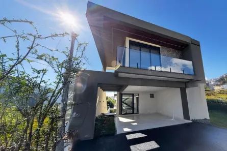 Sobrado com 3 Quartos à venda, 224m² no Jardim Atlântico, Goiânia