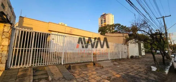 Casa com 3 Quartos à venda, 290m² no Setor Aeroporto, Goiânia