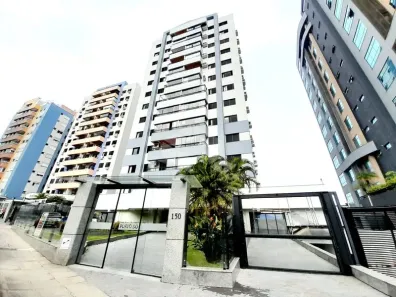 Apartamento com 2 Quartos para alugar, 95m² no Centro, Florianópolis