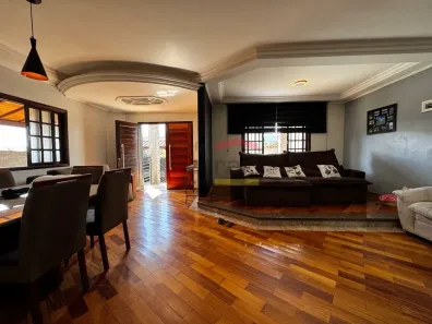 Sobrado com 4 Quartos à venda, 195m² no Jardim Jaraguá, Atibaia