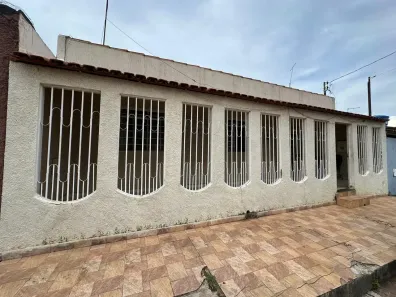 Casa com 4 Quartos à venda, 200m² no Setor Residencial Leste, Brasília