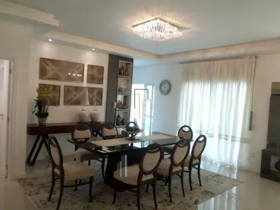 Apartamento com 4 Quartos para alugar, 180m² no Meia Praia, Itapema