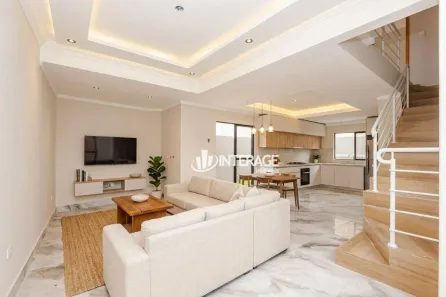 Sobrado com 3 Quartos à venda, 110m² no Uberaba, Curitiba